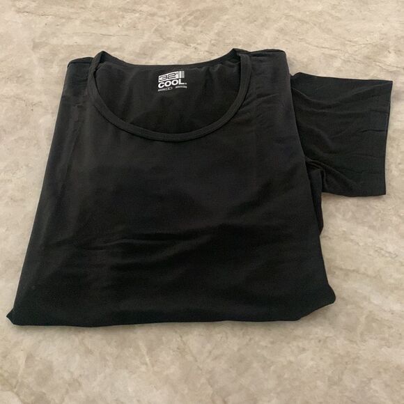 NWOT Black Ladies Tee - Picture 3 of 4